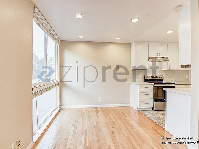 181 Del Medio Ave #112 — Photo 4