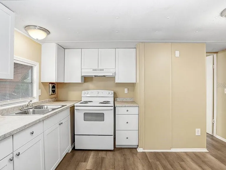 14606 Coral Dr — Photo 5