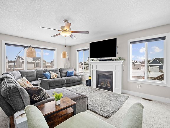 4th image of 2506 SE 5th St