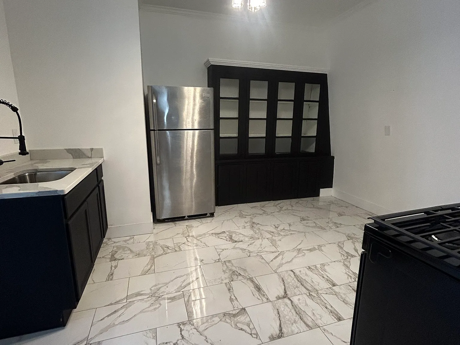 2 bed, 1750 sqft, $1,600 — Photo 2