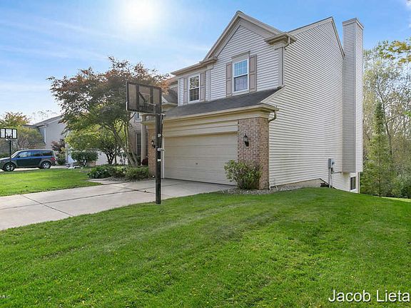 2nd image of 4334 Orchard Creek Dr SE