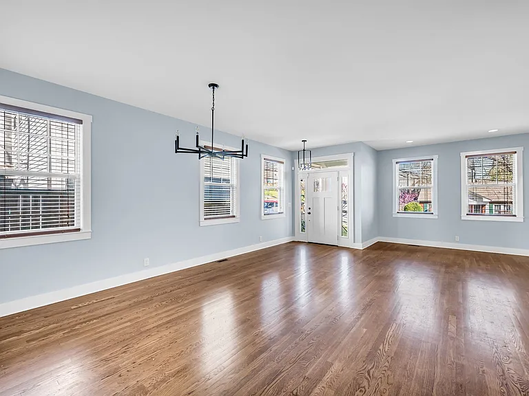 1109B S Douglas Ave — Photo 14