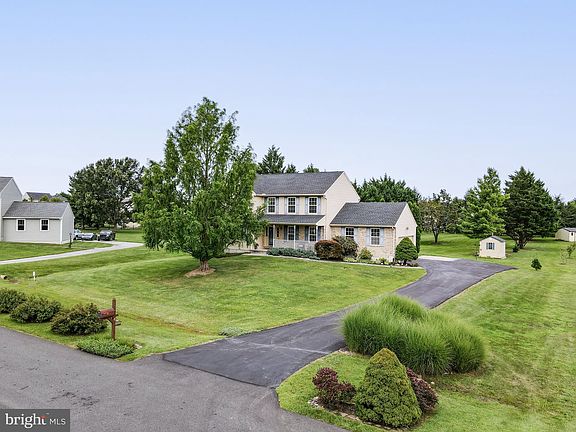 4th image of 204 Betel Ct