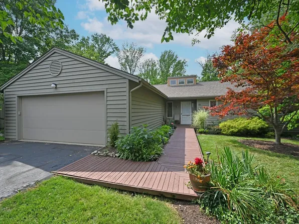 2215 Sweetbriar Ln, Cincinnati, OH 45239