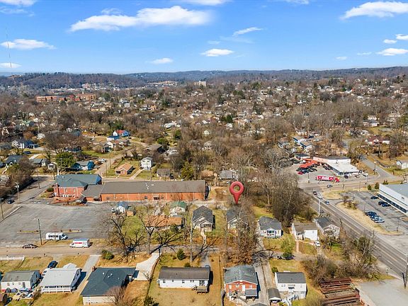 4th image of 2531 Brown Ave