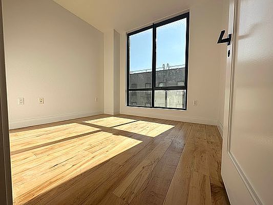 4th image of 564 Saint Johns Pl #515