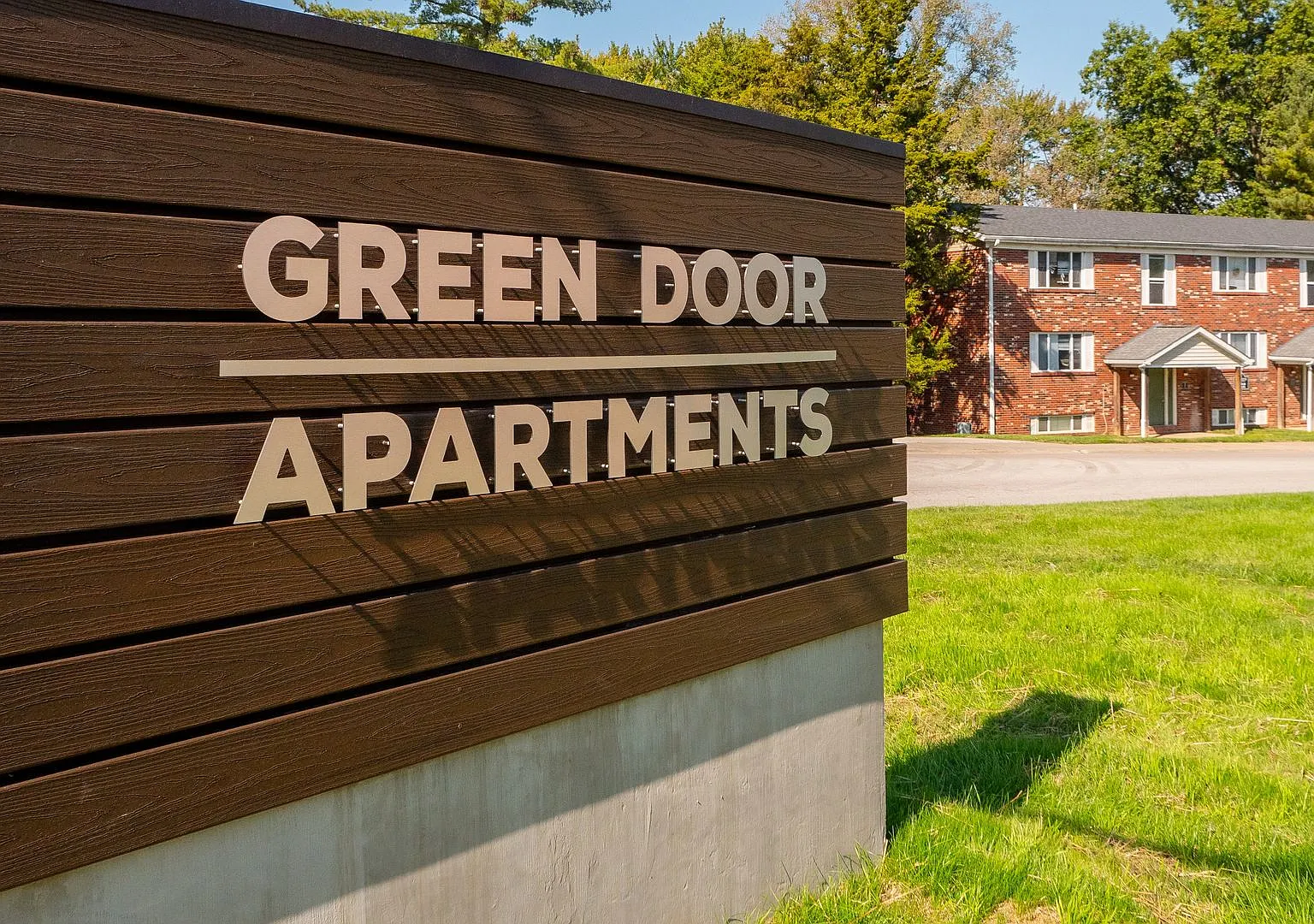 Green Door Apartments — Photo 1