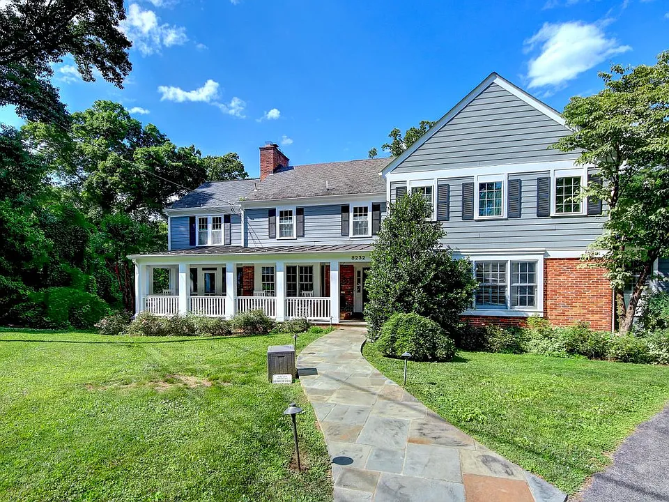 8232 Kerry Ct
