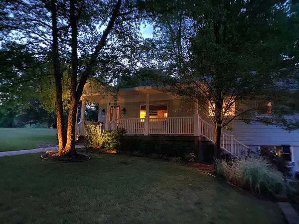 17 Oak Park Dr, Sawyer, MI 49125