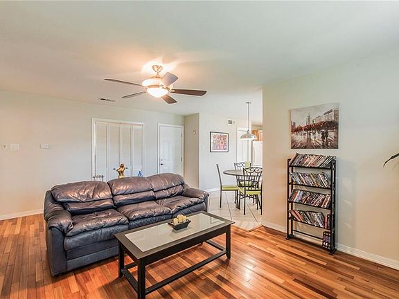 4th image of 2931 Touraine Dr