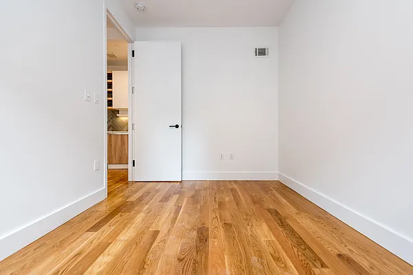 Rented by Nooklyn NYC LLC | media 69