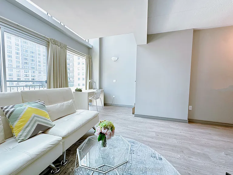 321 Spruce St #706 — Photo 7