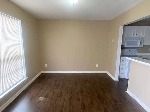 3rd image of 6227 Crest Green Rd