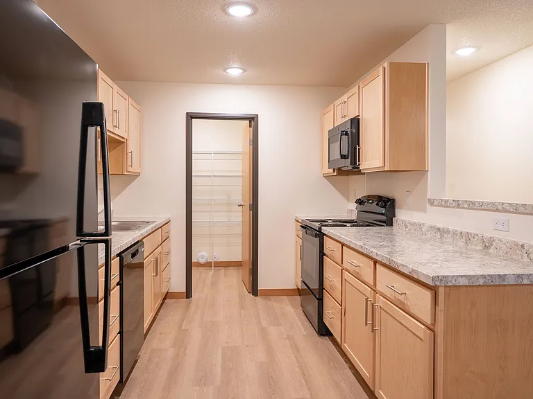 Cherry Creek Apartments | 21E | Kitchen