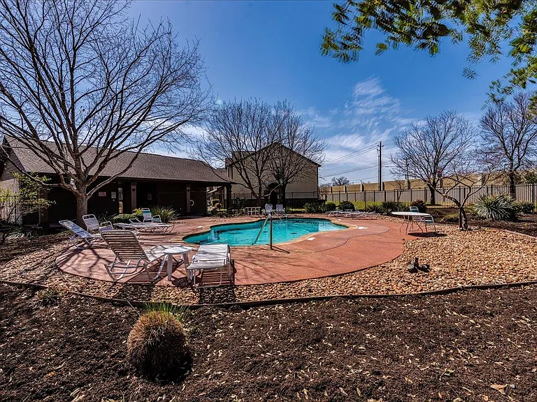 1721 Monahans Ln — Photo 25