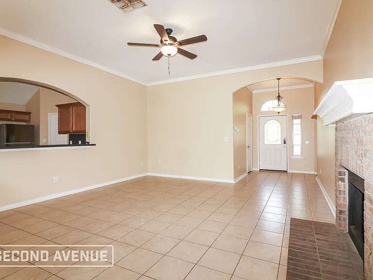5945 Sutherland Dr — Photo 5