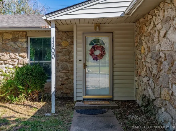 1100 Guinn Ln, Bartlesville, OK 74006