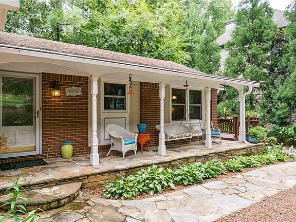 2nd image of 2301 Honeysuckle Ln SE