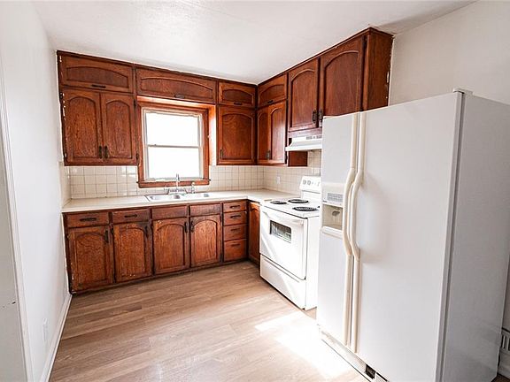 3rd image of 5500 E 101st St