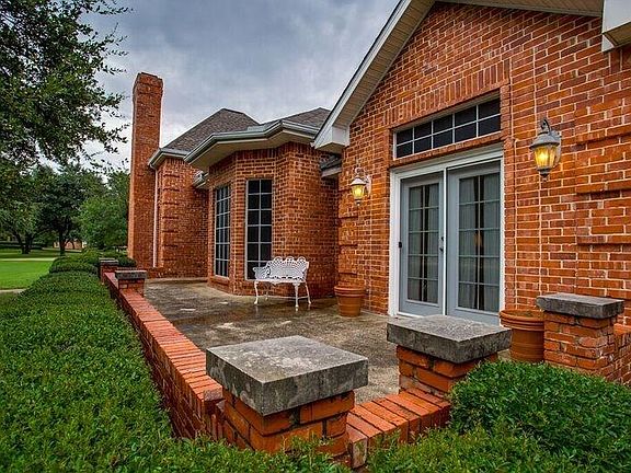 3rd image of 214 Sunray Ln