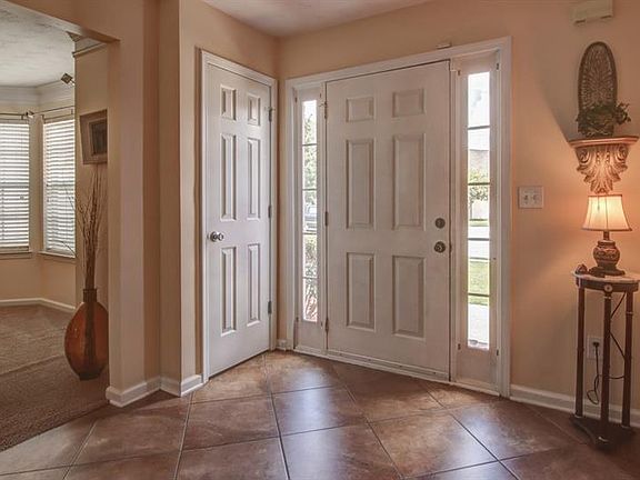 5th image of 84 Shadowhill Ct