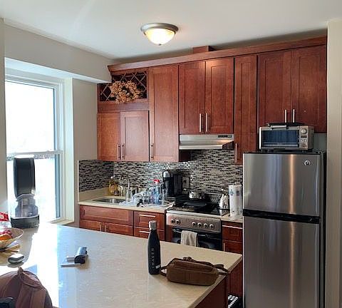3rd image of 130 W Houston St #2