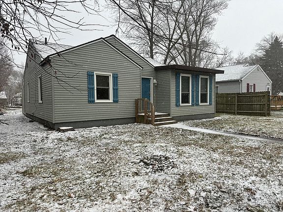 3rd image of 2832 Sheffield St