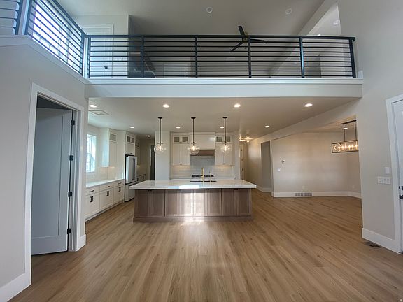 4th image of 7148 W Lake Ave S