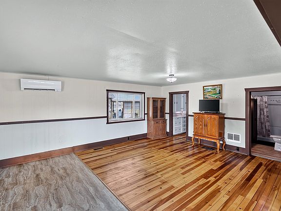 3rd image of 309 Park St