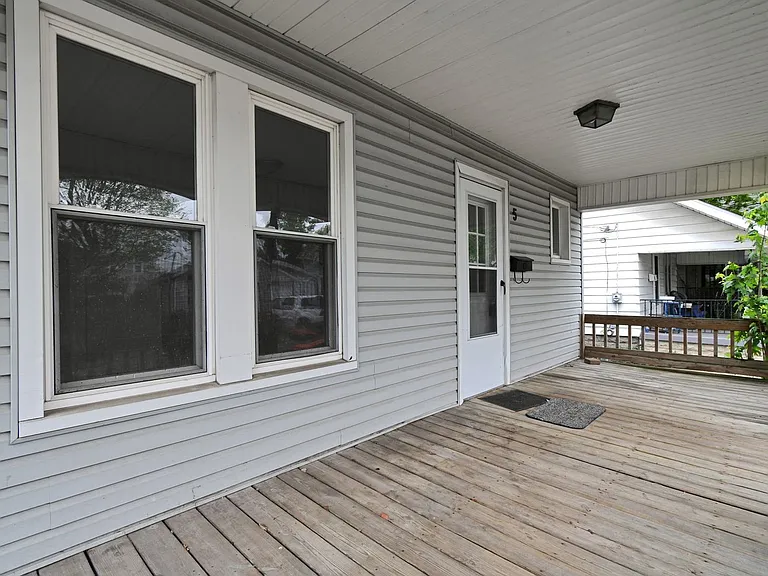 5 Cottage St — Photo 4
