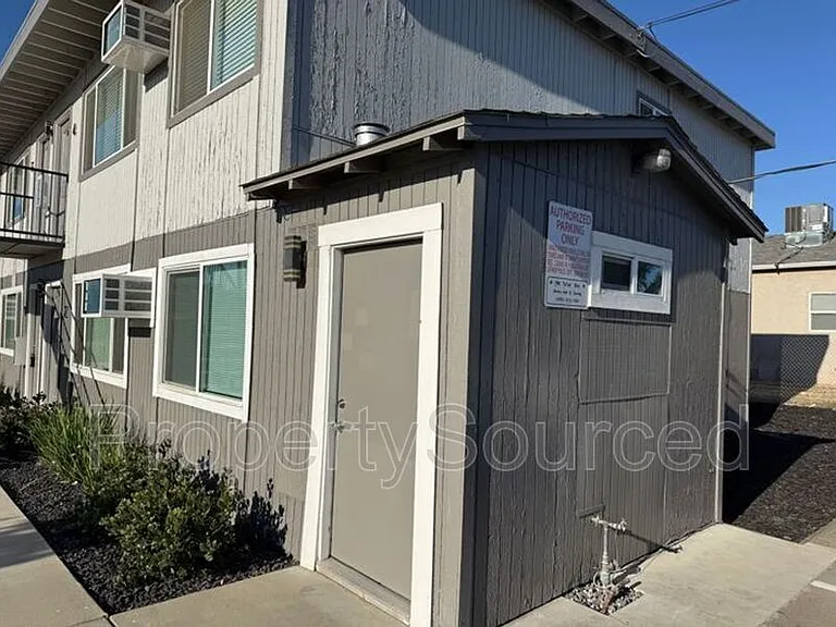 911 H St #1 — Photo 27