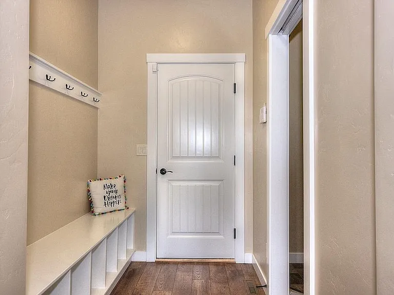 1365 E Yucca Cyn — Photo 26
