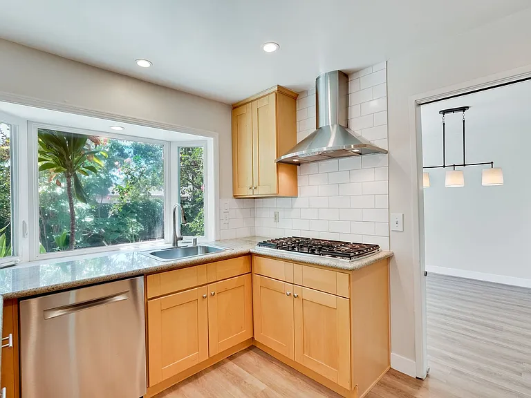 803 Runningwood Cir — Photo 13