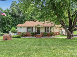 3748 Camp Stewart Rd, Charlotte, NC 28215