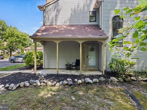 24 Tynemouth Ct, Robbinsville, NJ 08691