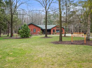 17627 Northview Dr, Chagrin Falls, OH 44023