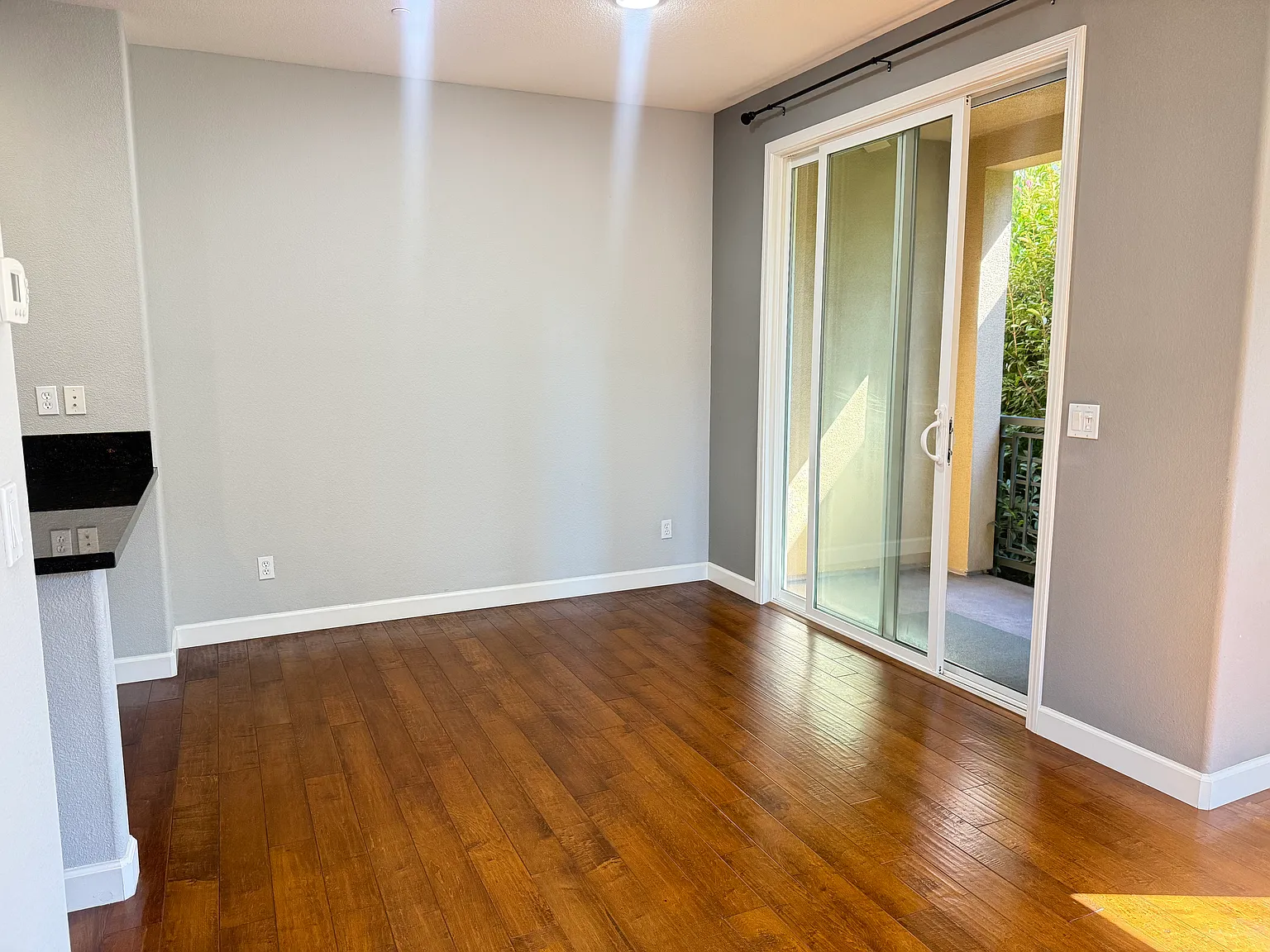 2 bed, 2.5 bath, 1239 sqft, $4,295 — Photo 3
