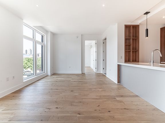 5th image of 2641 3rd St APT 606