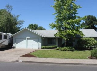 135 Lynnbrook Dr, Eugene, OR 97404