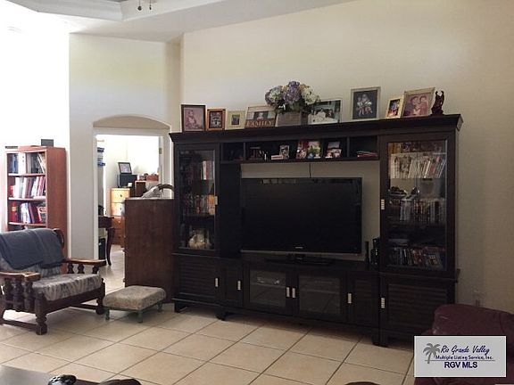 2nd image of 2206 Summerfield Ln