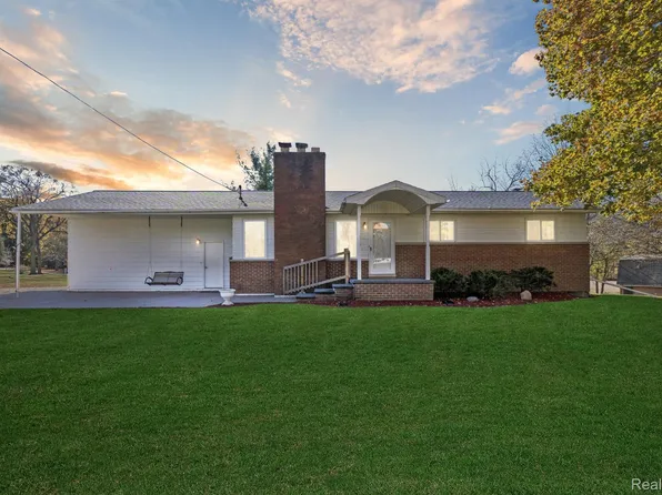 15016 East Rd, Montrose, MI 48457