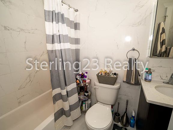 3rd image of 22-09 Astoria Blvd #R4