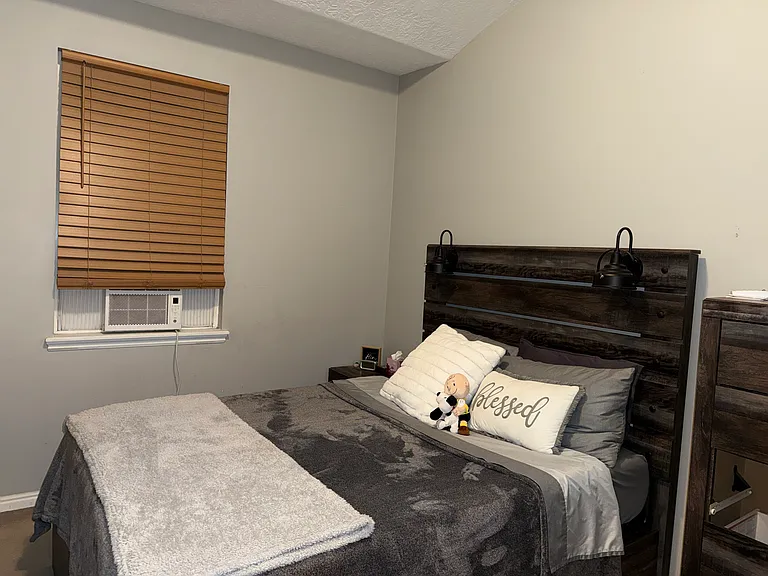 S Maple Farms Ln — Photo 2