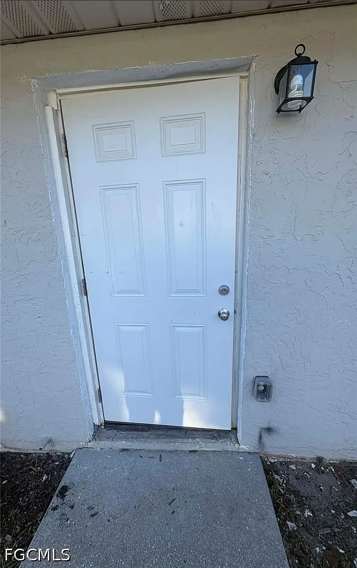 2 bed, 1.0 bath, 720 sqft, $995 — Photo 1