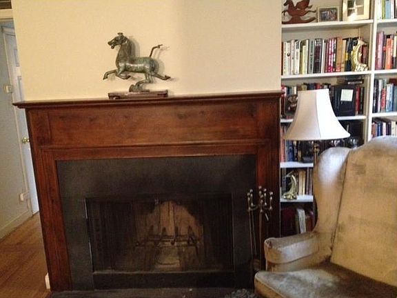 4th image of 1012 Prince St