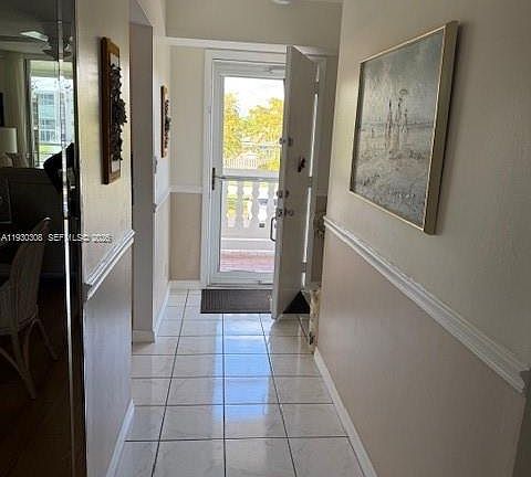 5th image of 324 SE 10th St APT 207