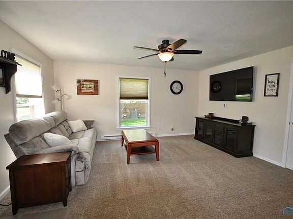 5th image of 25616 Elizabeth Dr