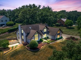 9 Carriage Ln, Lemont, IL 60439