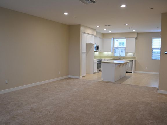 5th image of 205 Westpark Ct Unit 302