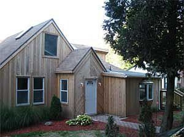 55 Redwood Ln